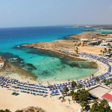 Lejlighedshotel Carina 2*