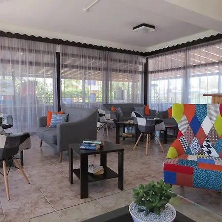 Lejlighedshotel Carina 2*
