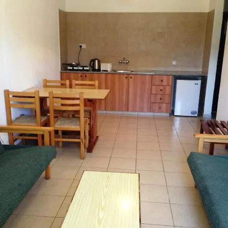 Carina Aparthotel